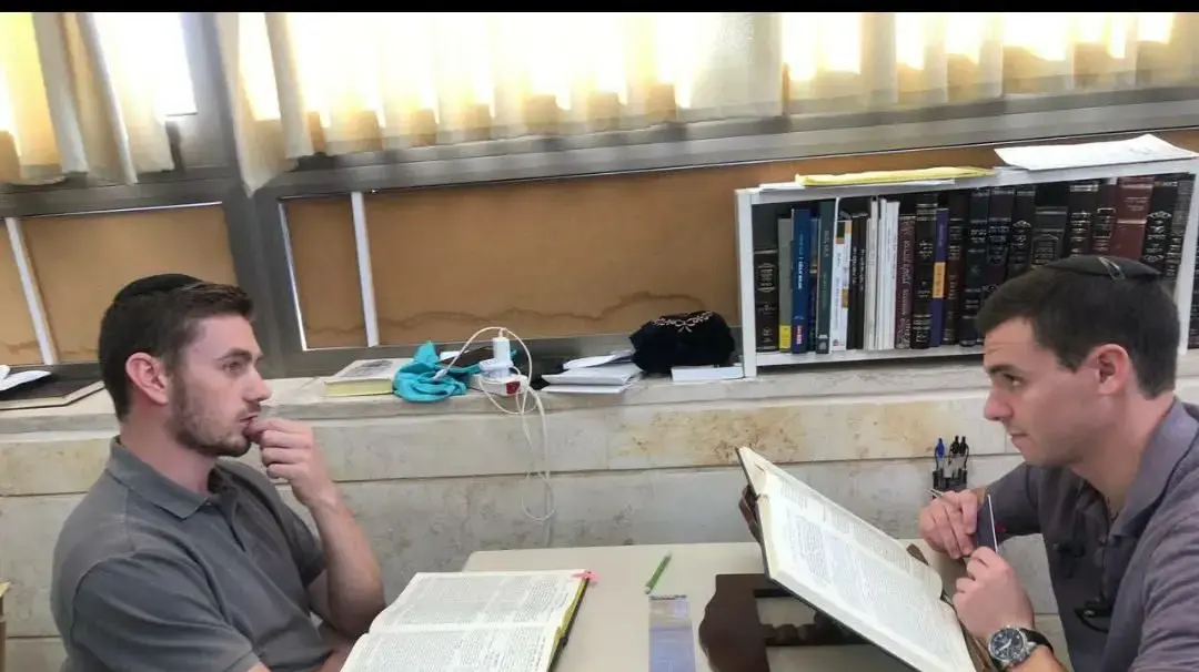 יקיר ודוד שנפלו בקרבות ברצועת עזה לומדים יחד בישיבת הר עציון