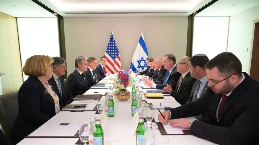 שר החוץ ישראל כץ נפגש עם מזכיר המדינה האמריקאי, אנטוני בלינקן, 9 לינואר 2024 שר החוץ ישראל כץ נפגש עם מזכיר המדינה האמריקאי, אנטוני בלינקן, 9 לינואר 2024