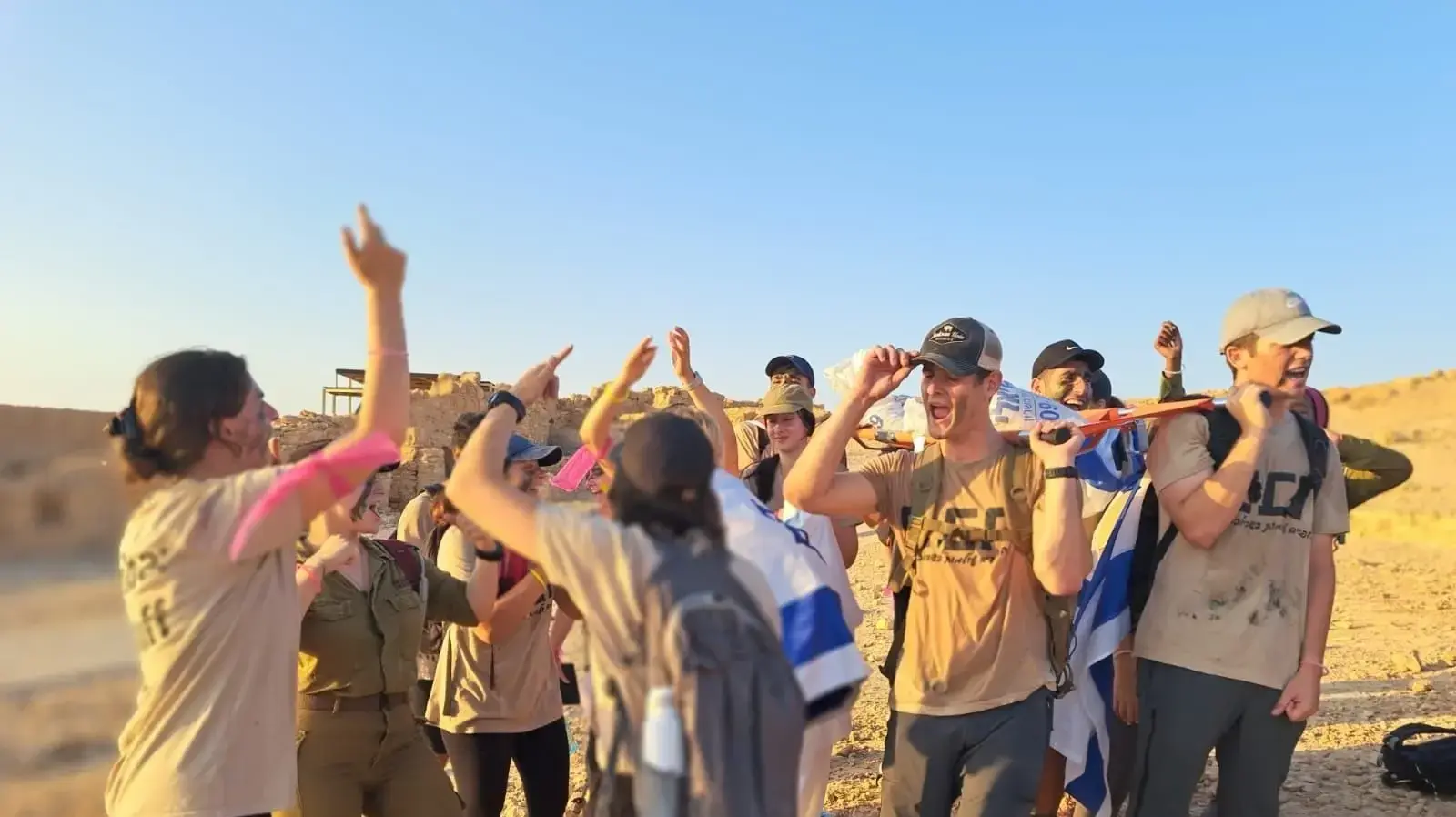 עולים חדשים שמתגייסים לצה"ל במסגרת גרעין "צופים צבר" עולים חדשים שמתגייסים לצה"ל במסגרת גרעין "צופים צבר"