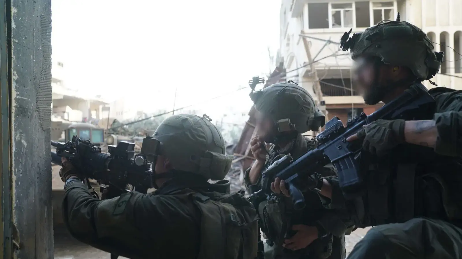 פעילות כוחות צה"ל ברצועה במרחב אל מע'אזי וחאן יונס פעילות כוחות צה"ל ברצועה במרחב אל מע'אזי וחאן יונס