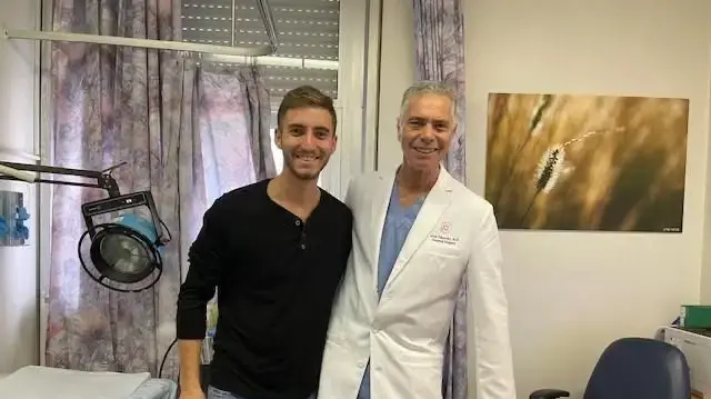 אוריה לדיז'נסקי עם פרופ' אלון פיקרסקי אוריה לדיז'נסקי עם פרופ' אלון פיקרסקי