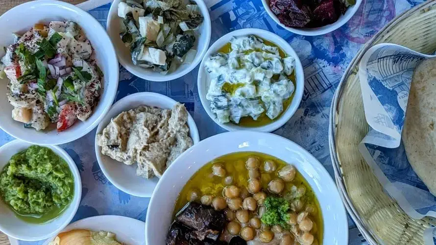 חומוס משוושה, תל אביב