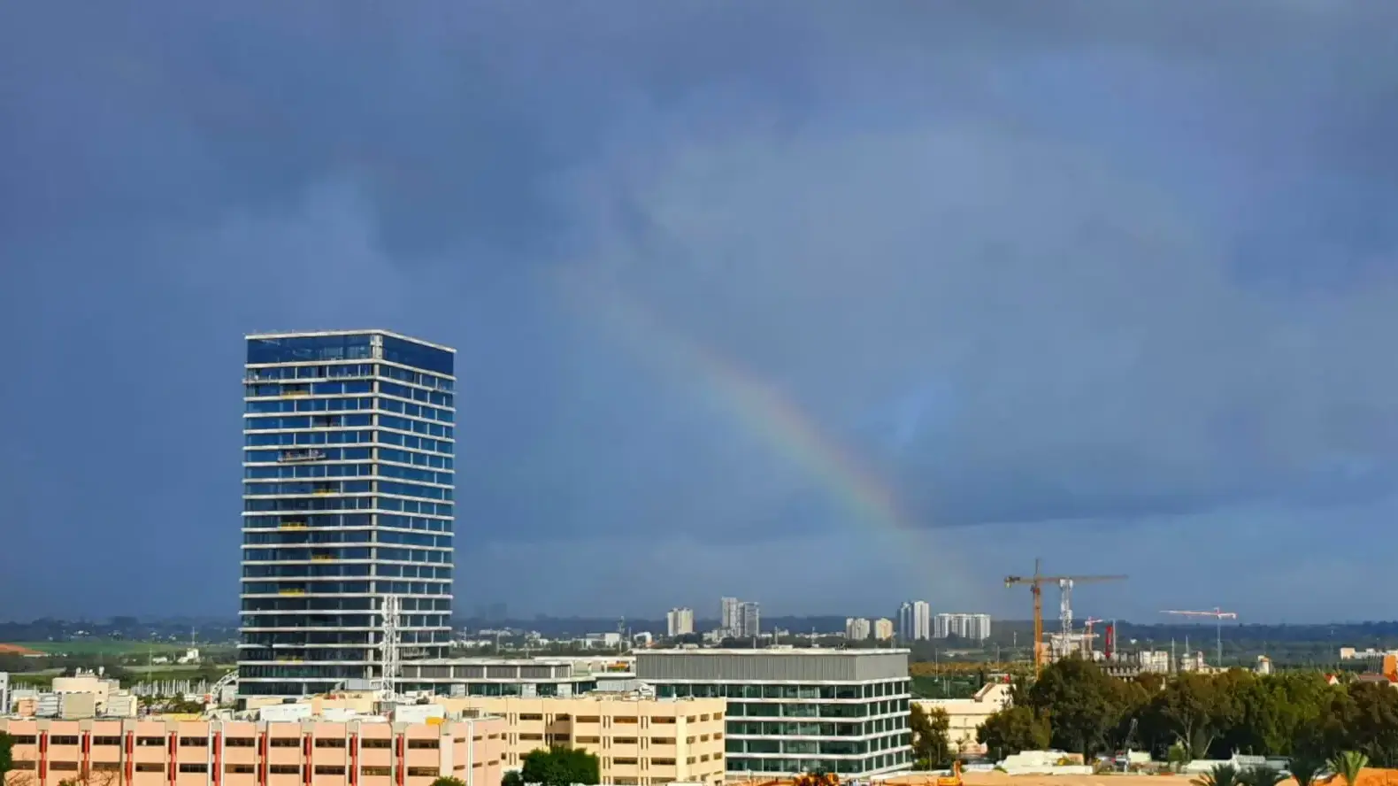 קשת מעל רמת השרון, 15 בינואר 2024 קשת מעל רמת השרון, 15 בינואר 2024