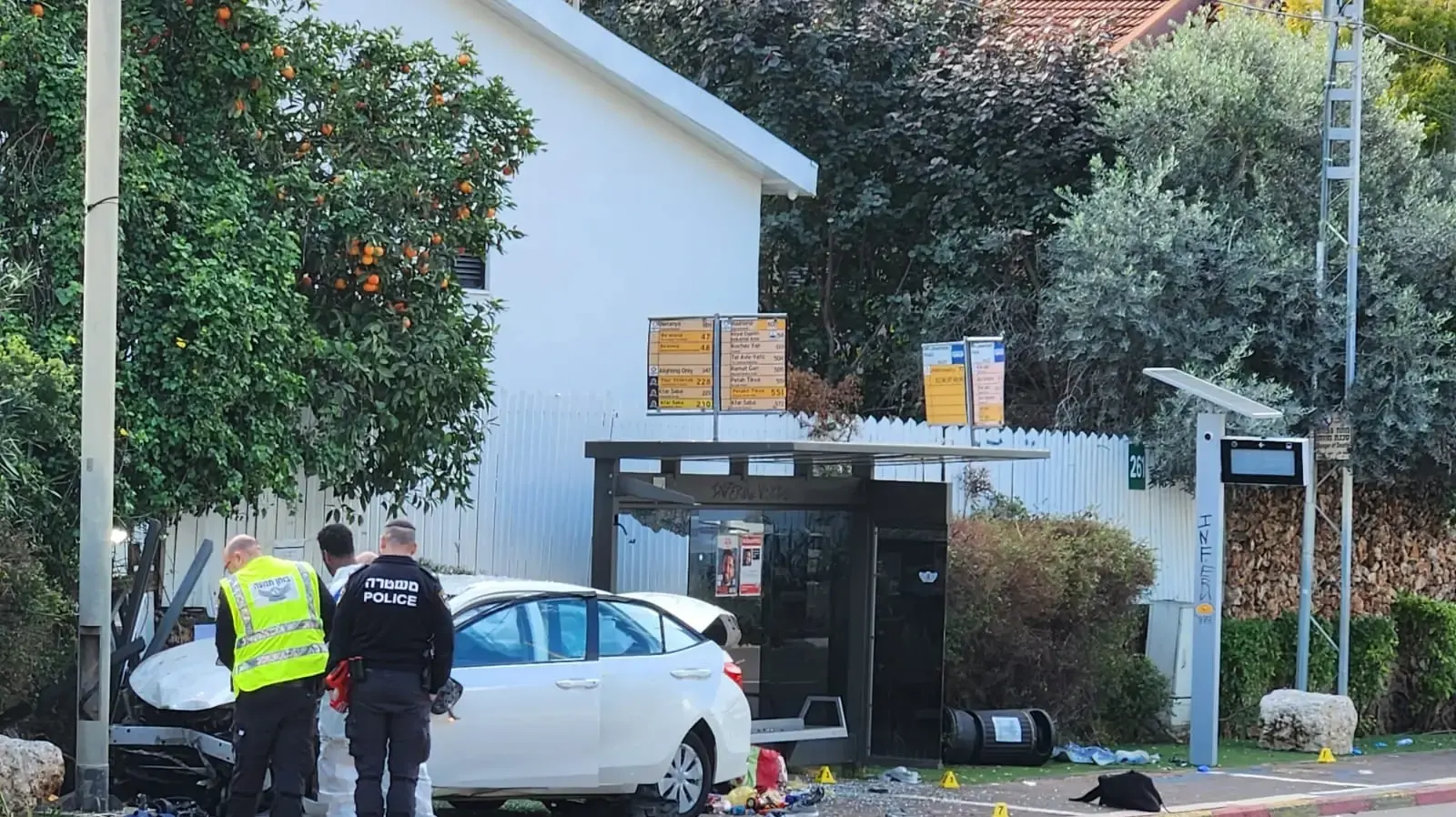 זירת האירוע: פיגוע דריסה ודקירה,רחוב אחוזה רעננה. 15 בינואר 2024 זירת האירוע: פיגוע דריסה ודקירה,רחוב אחוזה רעננה. 15 בינואר 2024
