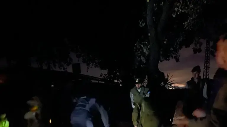 הלוויתם של ברק איילון ואימו מירה איילון, בבית העלמין בכפר יובל. הלוויתם של ברק איילון ואימו מירה איילון, בבית העלמין בכפר יובל.
