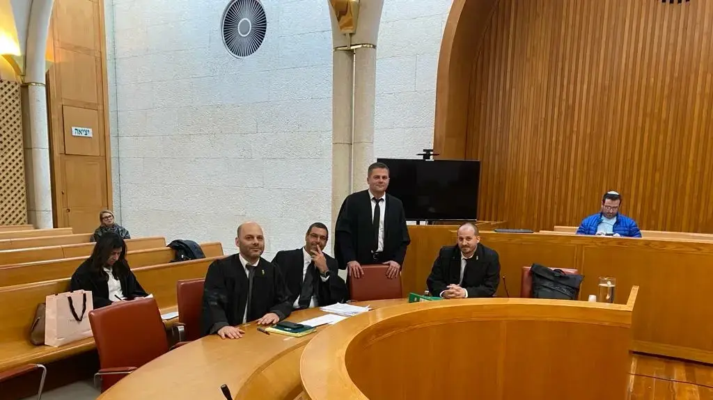 העותרים מטעם עמותות "מגן ביטחון" ונדן בדיון בבג"ץ. 15 בינואר 2024 העותרים מטעם עמותות "מגן ביטחון" ונדן בדיון בבג"ץ. 15 בינואר 2024