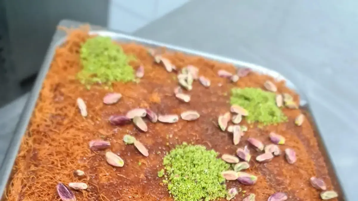 גלידריית "סירמיונה יוגורט" בקלנסווה