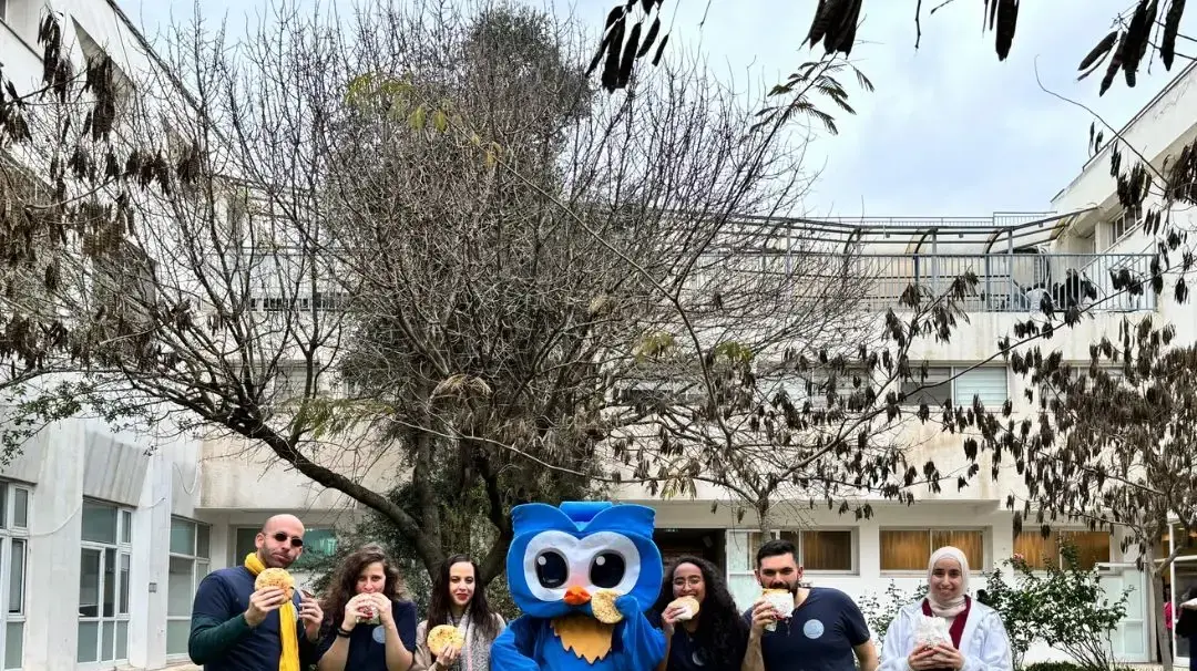 אוכלות פלאפל לזכר נצחונו של שורד השואה דוד "דוגו" לייטנר במכללת דוד ילין. 18 בינואר 2024 אוכלות פלאפל לזכר נצחונו של שורד השואה דוד "דוגו" לייטנר במכללת דוד ילין. 18 בינואר 2024