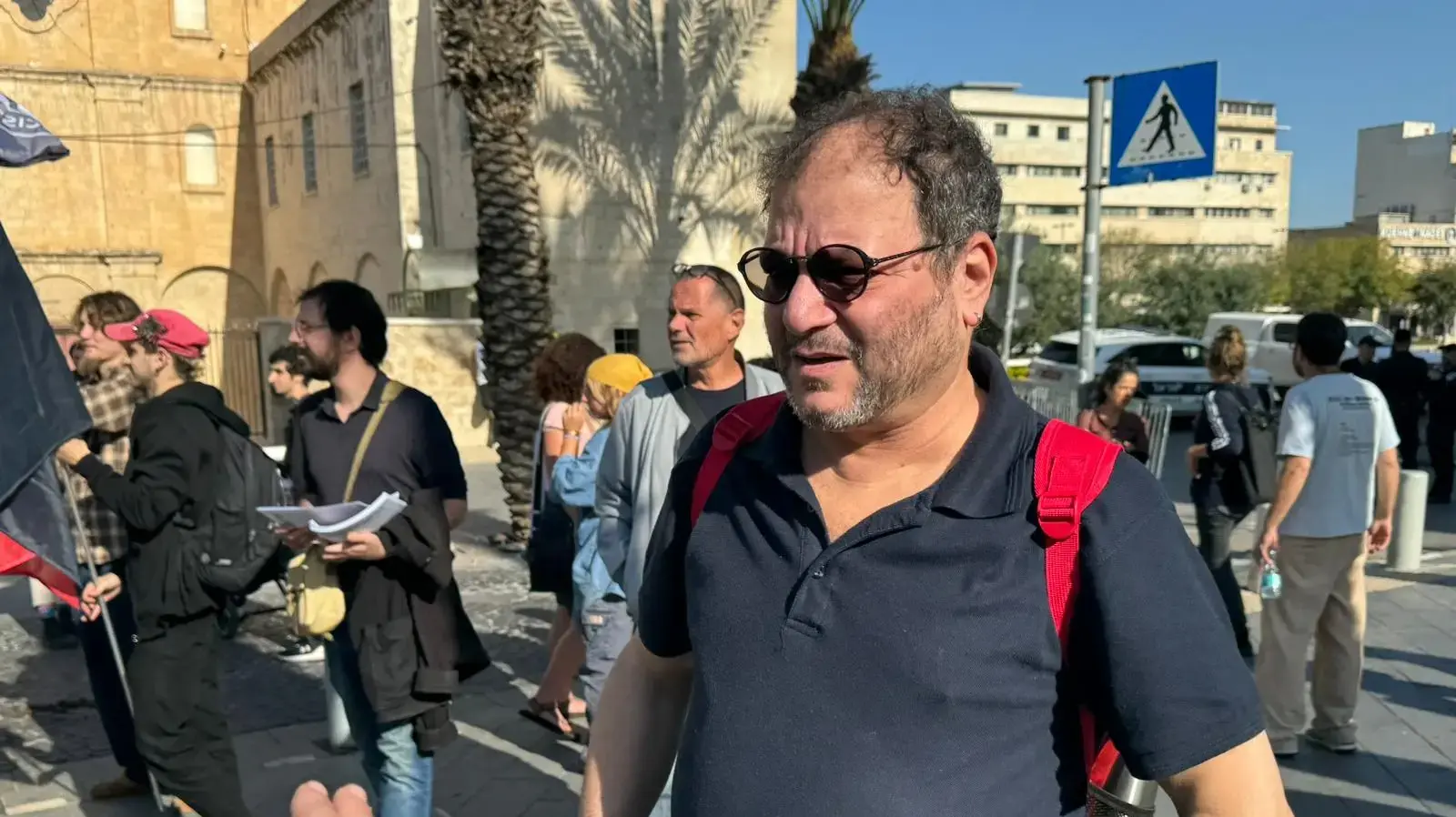 עופר כסיף בהפגנה חיפה נגד המלחמה עופר כסיף בהפגנה חיפה נגד המלחמה