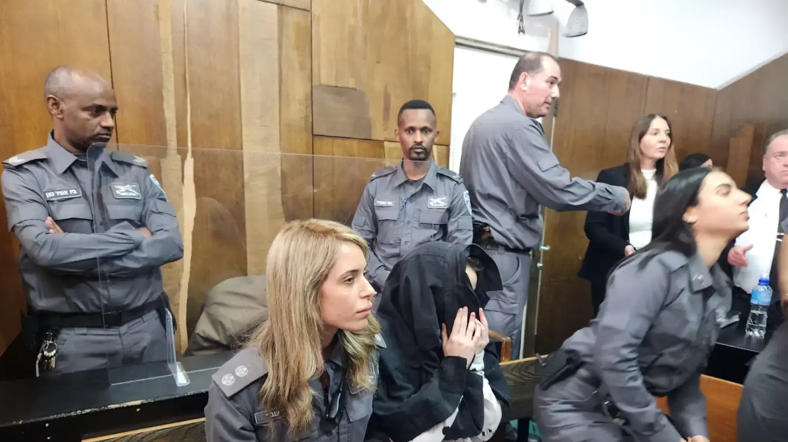 החשודה במעורבות ברצח במגדלי הצעירים בתל אביב, בדיון בבית המשפט, 21 בינואר 2024 החשודה במעורבות ברצח במגדלי הצעירים בתל אביב, בדיון בבית המשפט, 21 בינואר 2024