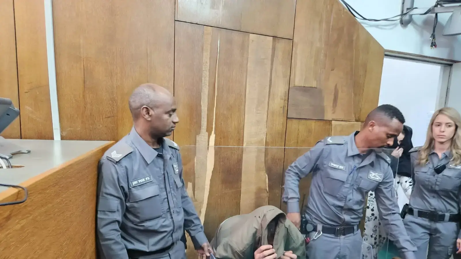 החשוד ברצח במגדלי הצעירים בתל אביב, בדיון בבית המשפט, 21 בינואר 2024 החשוד ברצח במגדלי הצעירים בתל אביב, בדיון בבית המשפט, 21 בינואר 2024