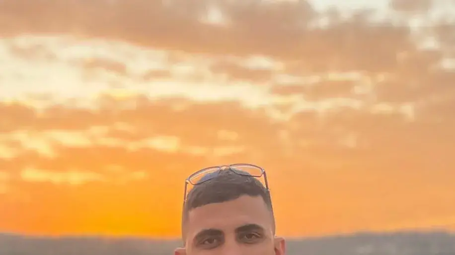 רס״ל (מיל׳) אחמד אבו לטיף (Ahmad Abu latif), בן 26, מרהט, לוחם בגדוד 8208, חטיבה 261, נפל בקרב בדרום רצועת עזה.
רס״ל (מיל׳) אחמד אבו לטיף (Ahmad Abu latif), בן 26, מרהט, לוחם בגדוד 8208, חטיבה 261, נפל בקרב בדרום רצועת עזה.