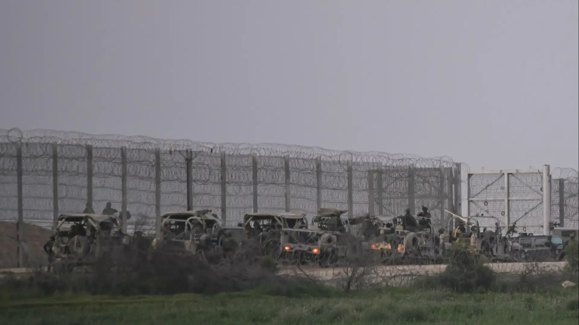 כוחות צה"ל מול כיסופים אסון קריסת המבנים בחאן יונס