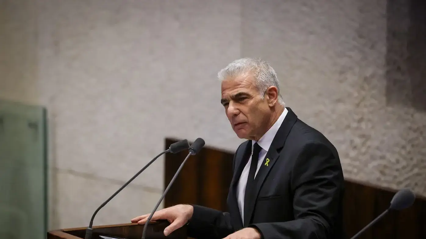 יאיר לפיד יו"ר האופוזיציה, בישיבה לציון 75 שנים לכינון הכנסת ט"ו בשבט, 24 בינואר 2024