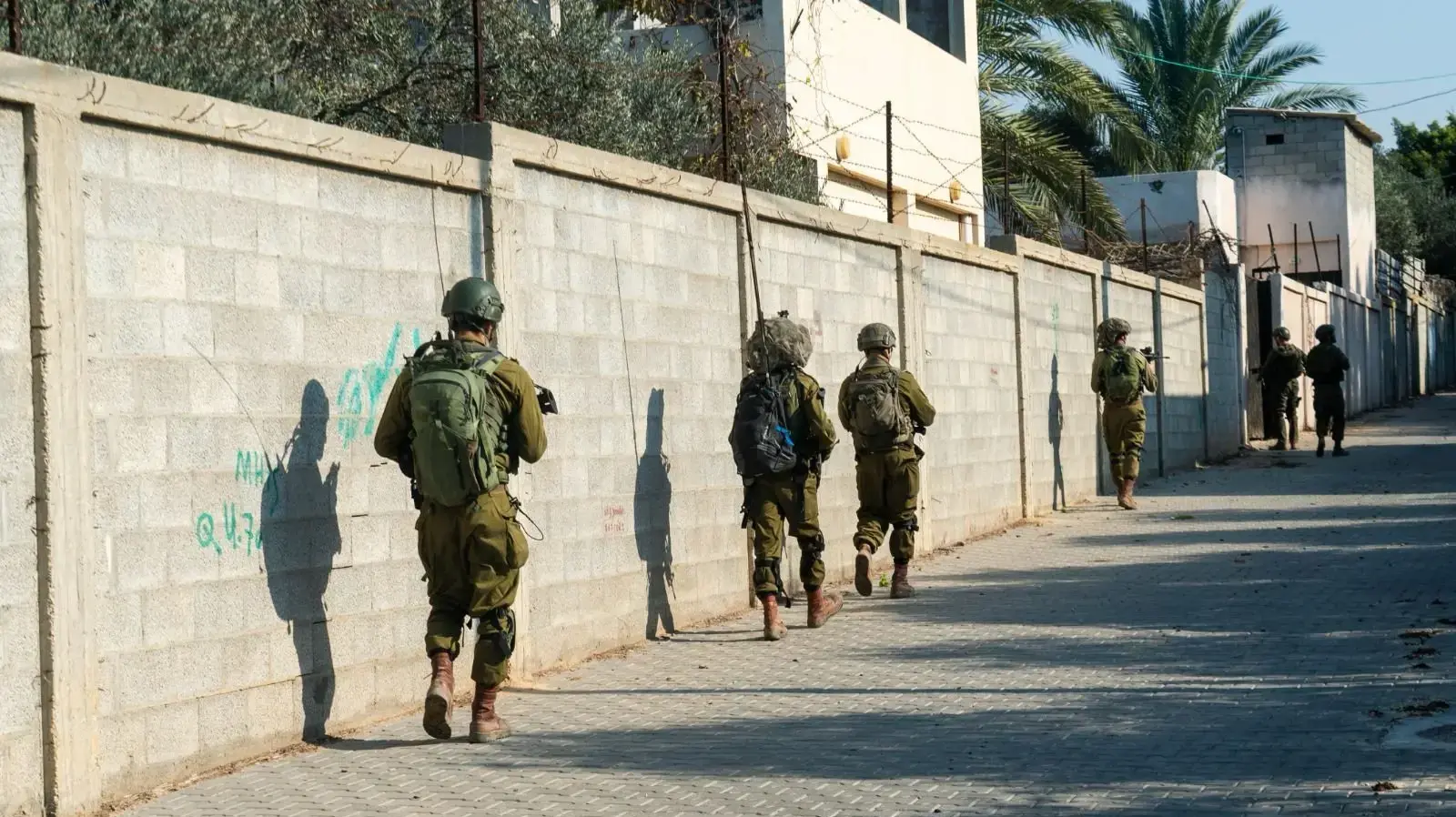 פעילות לוחמי צוות הקרב של חטיבת המילואים 646 הפועלת תחת אוגדה 99 במרחב מרכז רצועת עזה פעילות לוחמי צוות הקרב של חטיבת המילואים 646 הפועלת תחת אוגדה 99 במרחב מרכז רצועת עזה