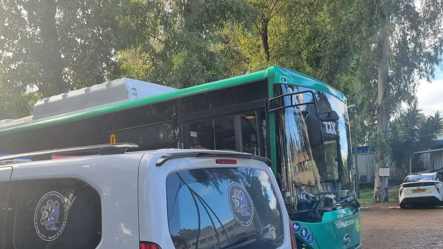 אוטובוס אגד בו הותקף הנהג ומת נוסע שהפריד בקטטה