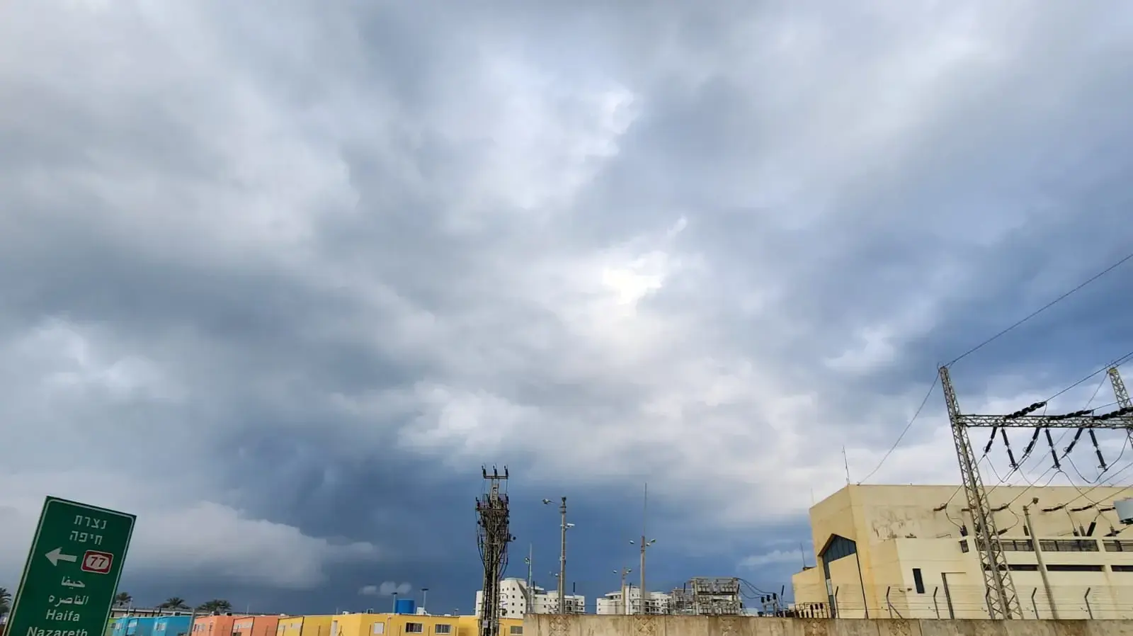 בי"ס לילדי מפונים שהוקם ליד תחנת משנה של חברת חשמל, טבריה בי"ס לילדי מפונים שהוקם ליד תחנת משנה של חברת חשמל, טבריה