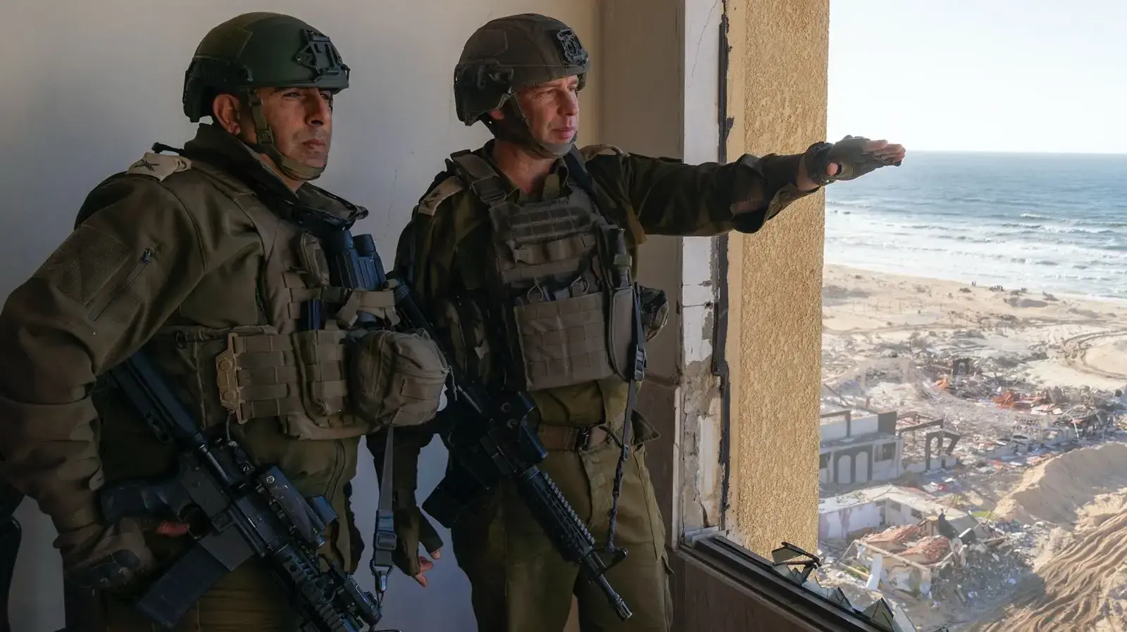 מפקד פיקוד הדרום בהערכת מצב עם מפקדים ולוחמים בצפון רצועת עזה מפקד פיקוד הדרום בהערכת מצב עם מפקדים ולוחמים בצפון רצועת עזה