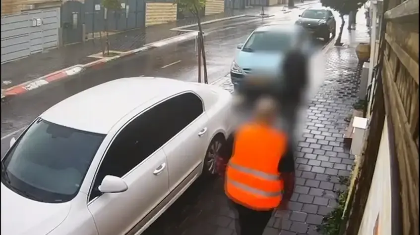 תיעוד הנאשמים גונבים תשתיות סיבים אופטיים בבית שמש ובמרכז הארץ תיעוד הנאשמים גונבים תשתיות סיבים אופטיים בבית שמש ובמרכז הארץ