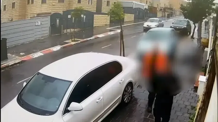 תיעוד הנאשמים גונבים תשתיות סיבים אופטיים בבית שמש ובמרכז הארץ תיעוד הנאשמים גונבים תשתיות סיבים אופטיים בבית שמש ובמרכז הארץ