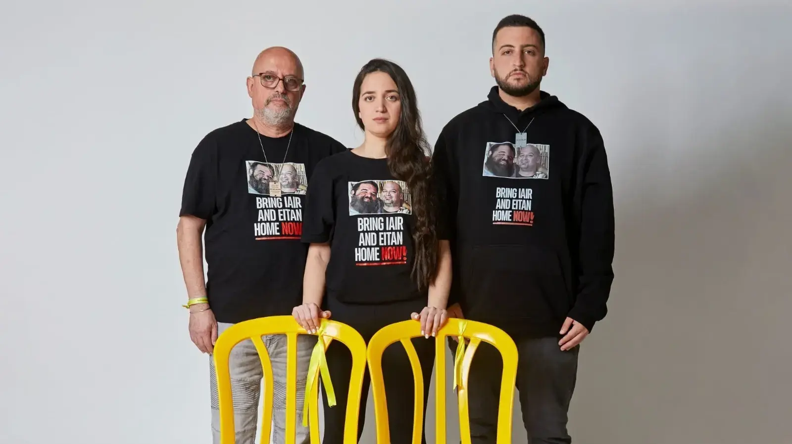 דודם ובני דודם של האחים יאיר ואיתן הורן שנחטפו מקיבוץ ניר עוז. 9 בפברואר 2024 דודם ובני דודם של האחים יאיר ואיתן הורן שנחטפו מקיבוץ ניר עוז. 9 בפברואר 2024