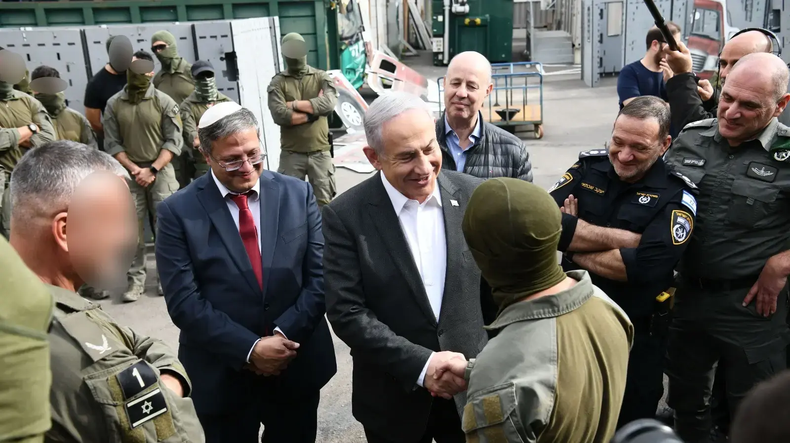ראש הממשלה בנימין נתניהו נפגש עם לוחמי הימ"מ שהחזירו במבצע חילוץ את שני החטופים משבי חמאס. 12 בפברואר 2024 ראש הממשלה בנימין נתניהו נפגש עם לוחמי הימ"מ שהחזירו במבצע חילוץ את שני החטופים משבי חמאס. 12 בפברואר 2024