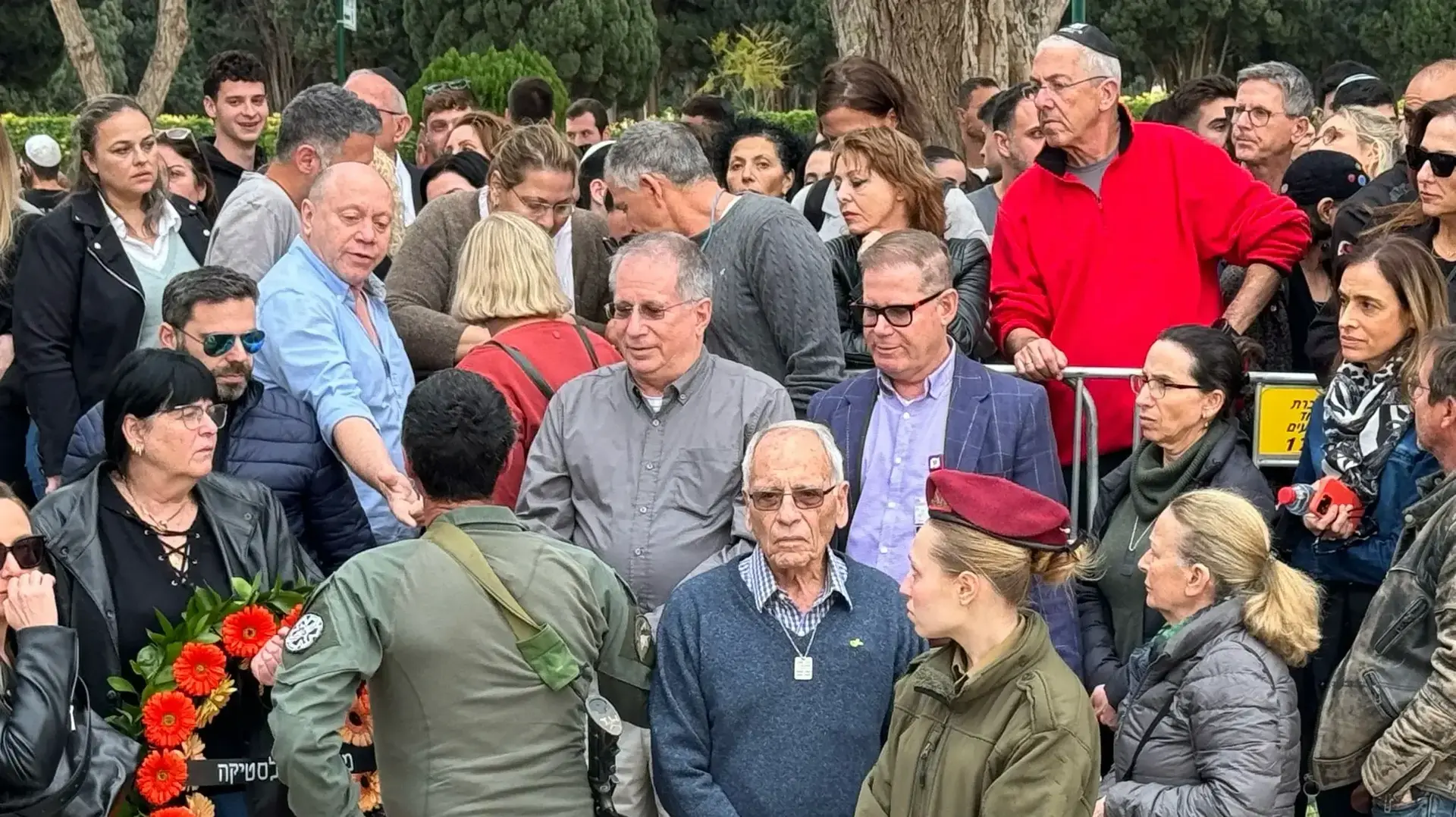 הלוויתו של רס"ל עדי אלדור בבית העלמין בחיפה, 12 בפברואר 2024 הלוויתו של רס"ל עדי אלדור בבית העלמין בחיפה, 12 בפברואר 2024