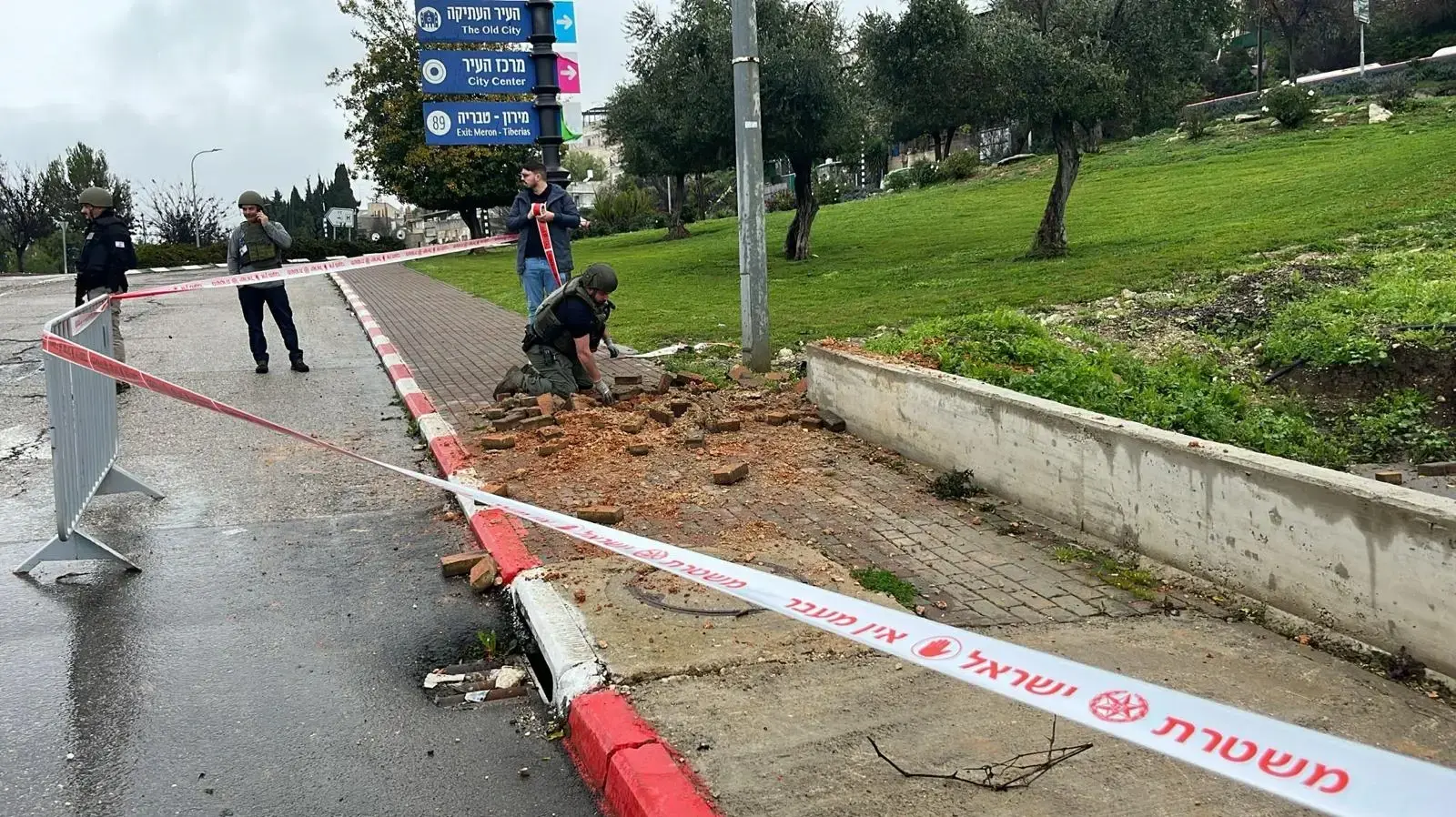 זירת נפילת רקטות סמוך לבי"ח זיו, צפת, 14 בפברואר 2024 זירת נפילת רקטות סמוך לבי"ח זיו, צפת, 14 בפברואר 2024