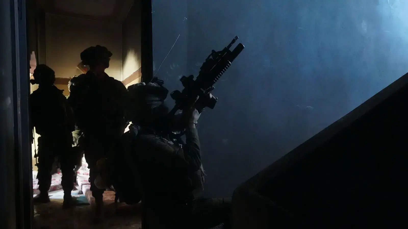 כוחות צוות הקרב החטיבתי 646 שחיסלו מחבל שירה RPG לעבר כוחות צה"ל מתוך מבנה בחאן יונס כוחות צוות הקרב החטיבתי 646 שחיסלו מחבל שירה RPG לעבר כוחות צה"ל מתוך מבנה בחאן יונס