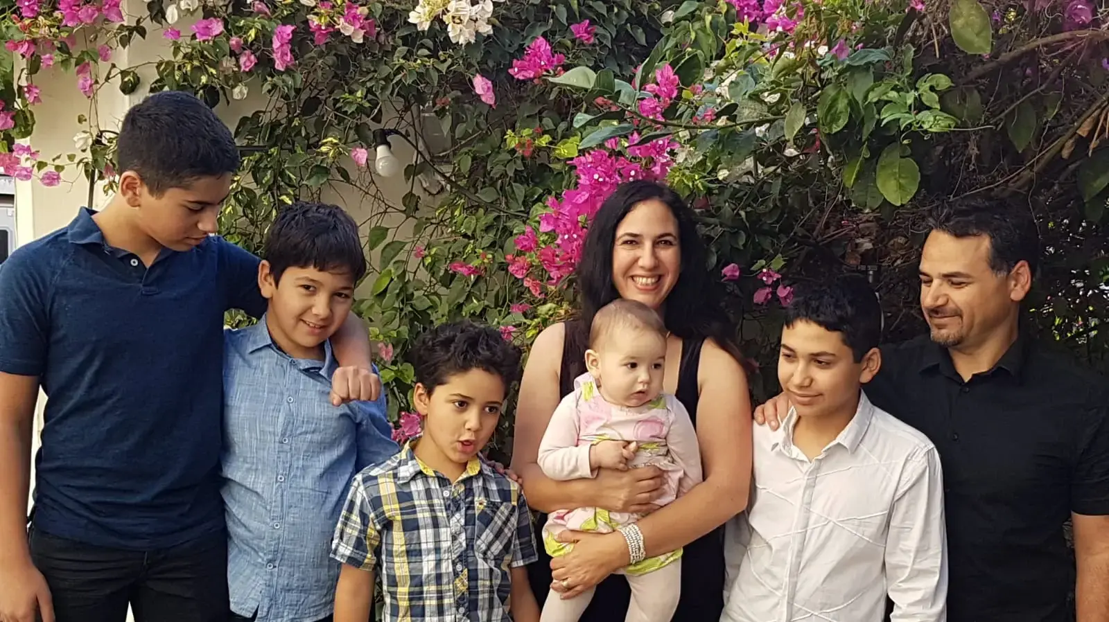 סמ"ר רותם סהר הדר עם משפחתו סמ"ר רותם סהר הדר עם משפחתו