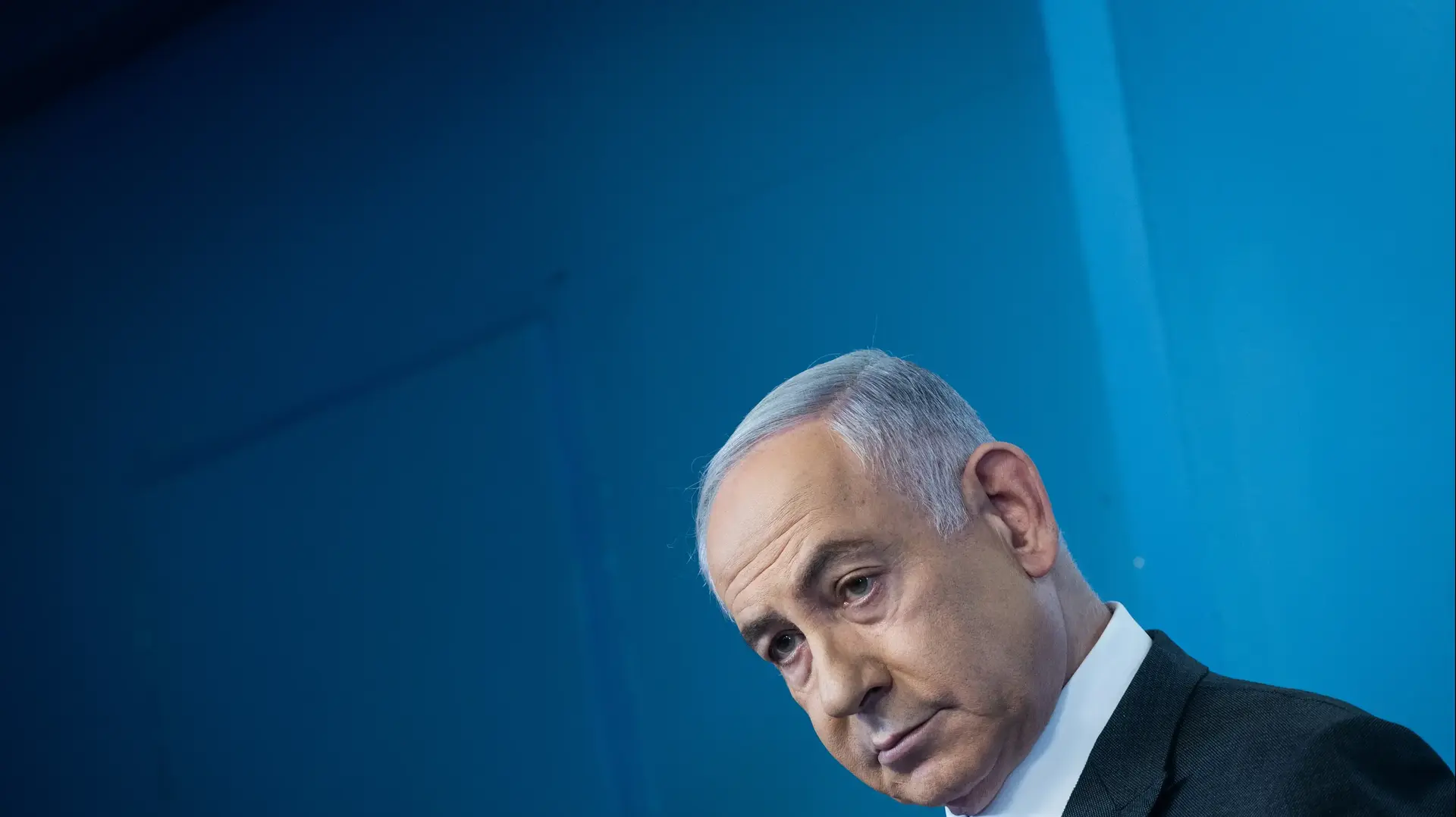 ראש הממשלה בנימין נתניהו במסיבת עיתונאים במשרדו בירושלים
17 בפברואר 2024 ראש הממשלה בנימין נתניהו במסיבת עיתונאים במשרדו בירושלים
17 בפברואר 2024