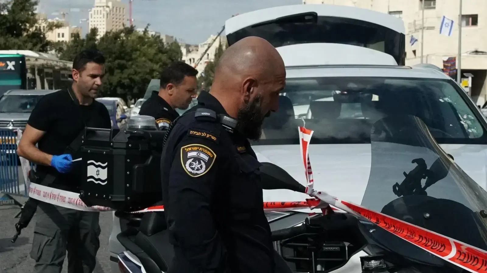 המשטרה עצרה חשודים בשוד מזוין וגניבת רכב יוקרה בירושלים המשטרה עצרה חשודים בשוד מזוין וגניבת רכב יוקרה בירושלים