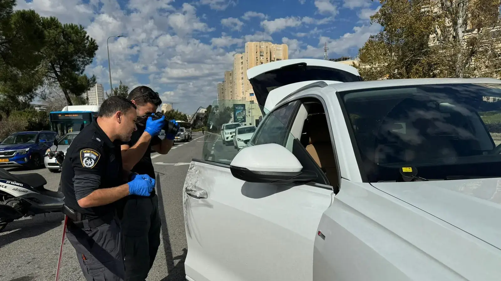 המשטרה עצרה חשודים בשוד מזוין וגניבת רכב יוקרה בירושלים המשטרה עצרה חשודים בשוד מזוין וגניבת רכב יוקרה בירושלים
