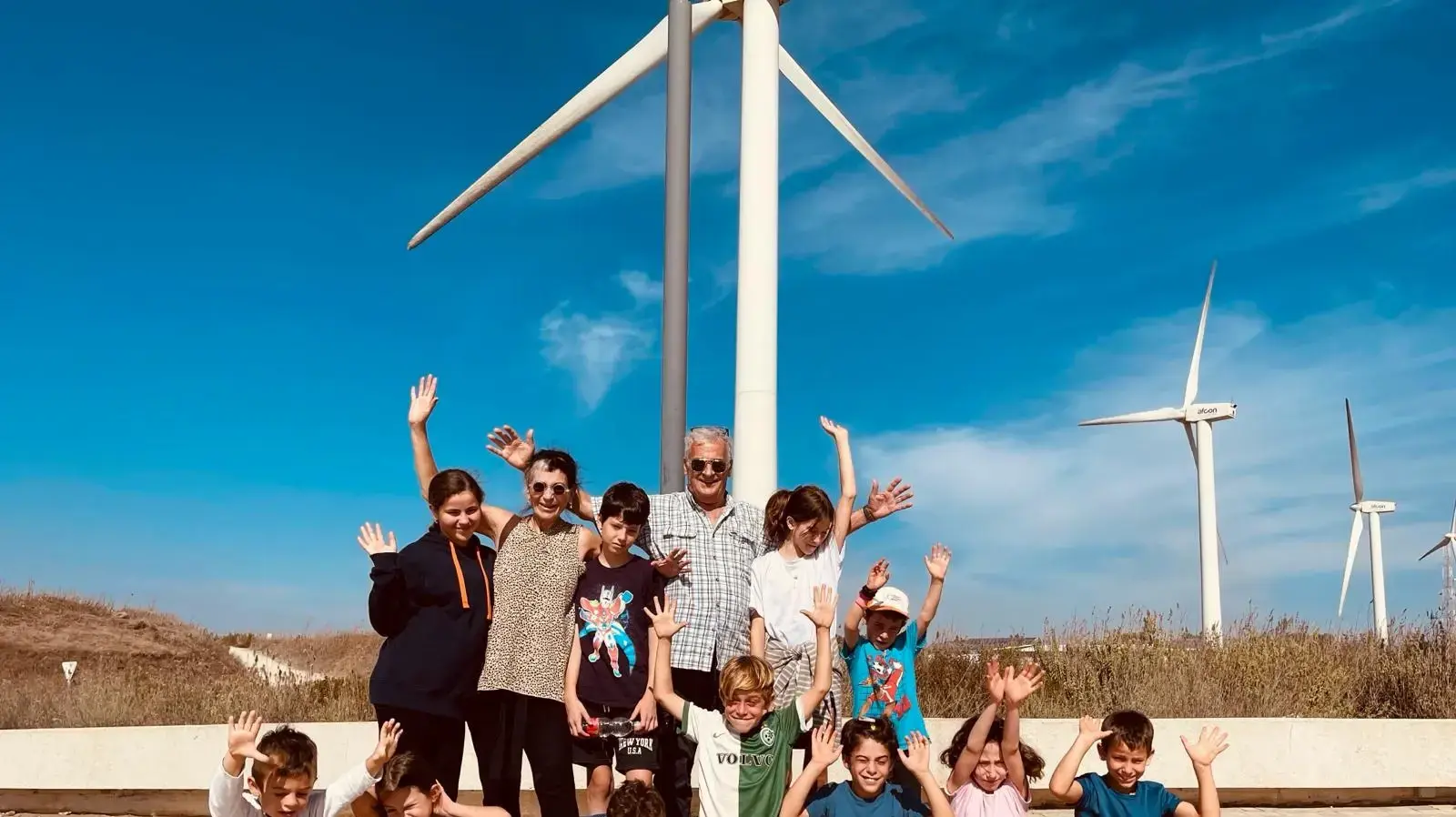 סא"ל במילואים איתן ברזילי עם כל הנכדים ו"סבתא ליקו", אשתו חדוה, בקייטנה סא"ל במילואים איתן ברזילי עם כל הנכדים ו"סבתא ליקו", אשתו חדוה, בקייטנה