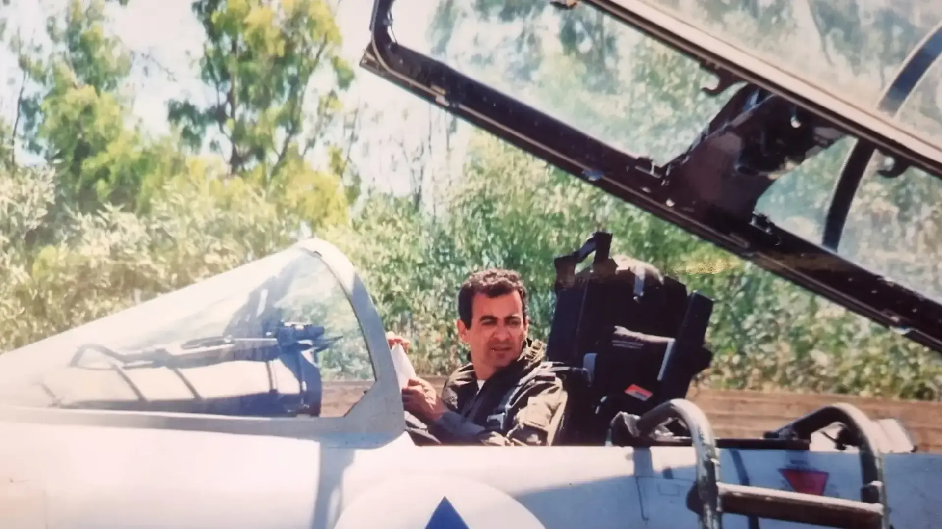 סא"ל במילואים איתן ברזילי עם כל הנכדים ו"סבתא ליקו", אשתו חדוה, בקייטנה סא"ל במילואים איתן ברזילי עם כל הנכדים ו"סבתא ליקו", אשתו חדוה, בקייטנה