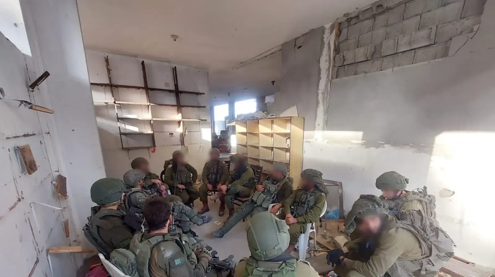 חיילים בזמן שיחה עם קציני בריאות הנפש של פיקוד דרום חיילים בזמן שיחה עם קציני בריאות הנפש של פיקוד דרום