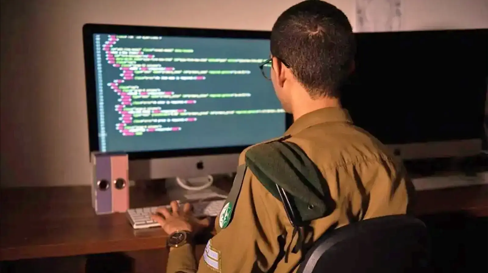 יחידת 8200 , חיל המודיעין