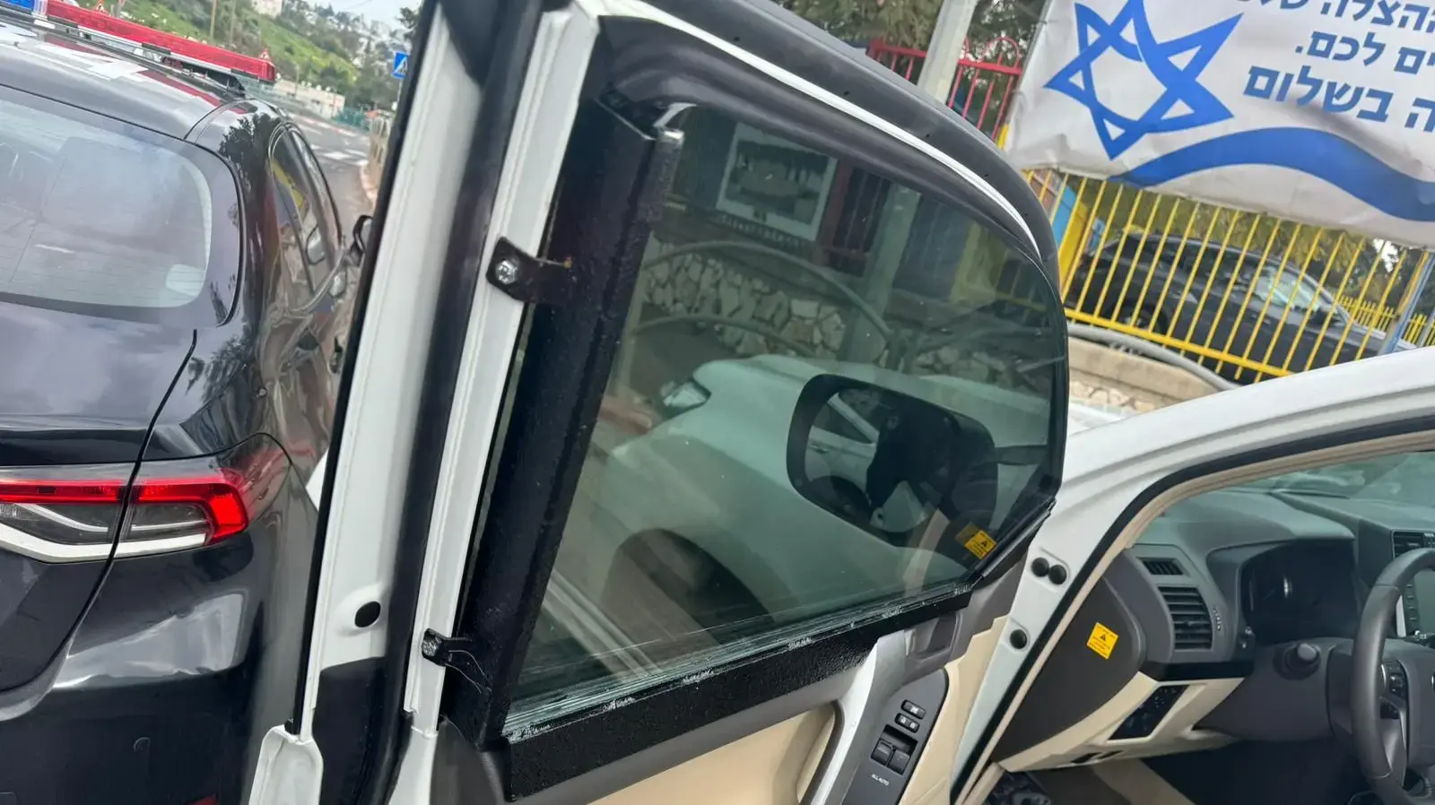 ראש ארגון פשע לאחר שנתפס ברכב ממוגן ירי כשלצידו חייל בשירות מילואים ראש ארגון פשע לאחר שנתפס ברכב ממוגן ירי כשלצידו חייל בשירות מילואים
