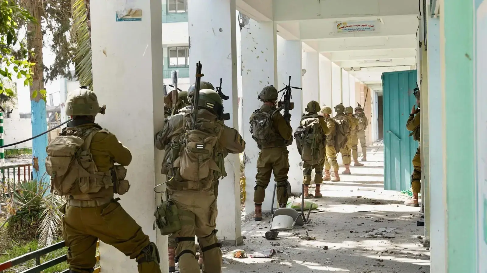צוות הקרב של חטיבת הצנחנים ממשיך את הלחימה במרחב חאן יונס צוות הקרב של חטיבת הצנחנים ממשיך את הלחימה במרחב חאן יונס