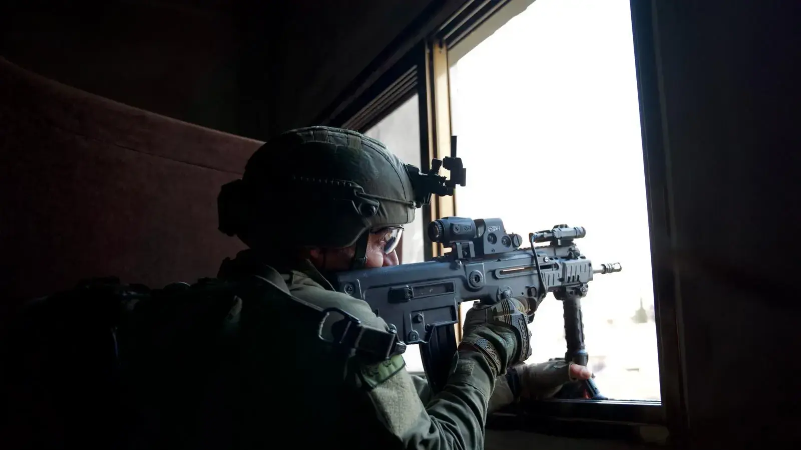 מפקד גדוד 50 של הנח"ל סא"ל תומר סייג, בפעילות בשכונת זיתון בעזה מפקד גדוד 50 של הנח"ל סא"ל תומר סייג, בפעילות בשכונת זיתון בעזה