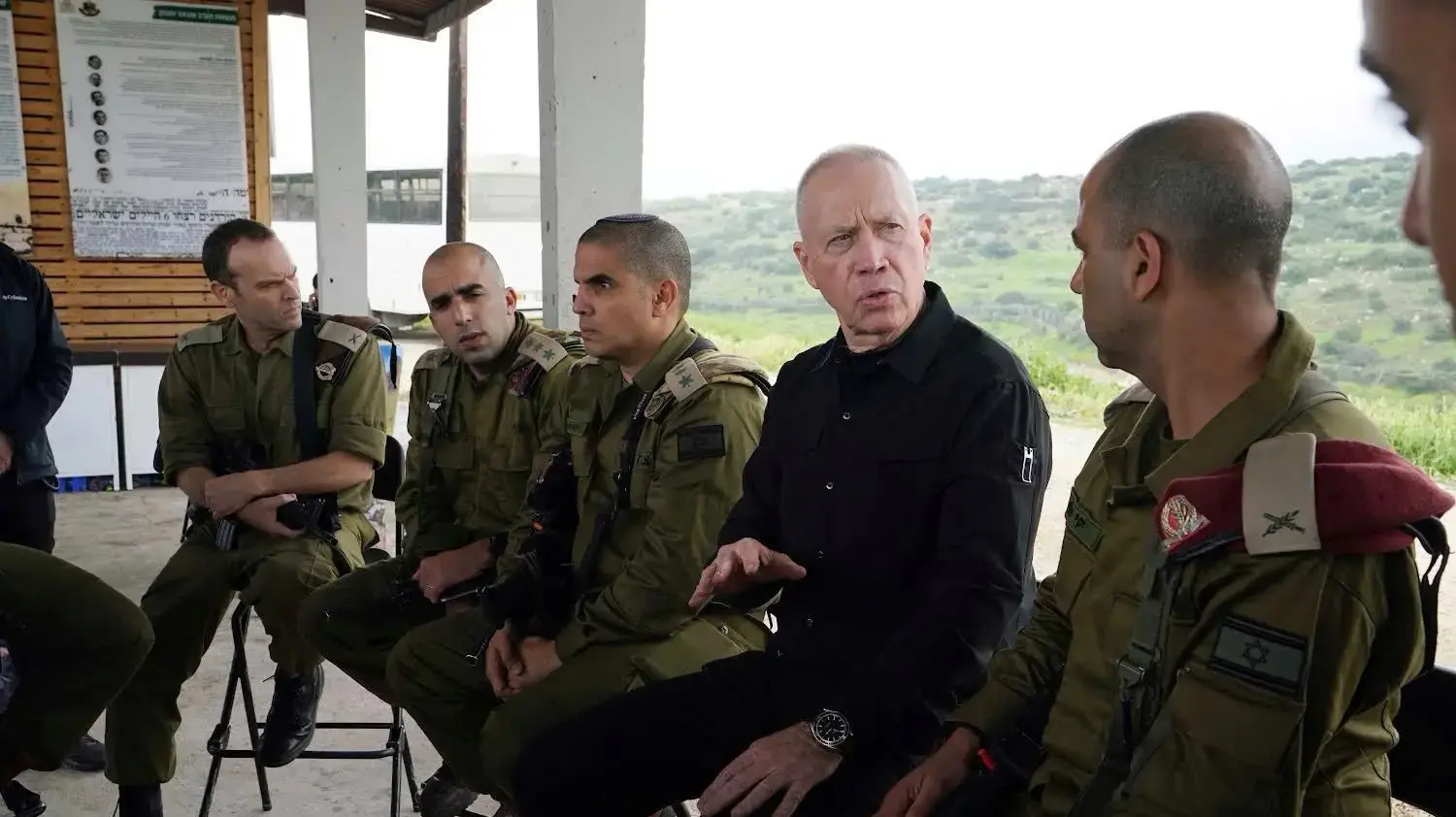 שר הביטחון גלנט בהערכת מצב מיוחדת לקראת חודש הרמדאן בפיקוד המרכז שר הביטחון גלנט בהערכת מצב מיוחדת לקראת חודש הרמדאן בפיקוד המרכז