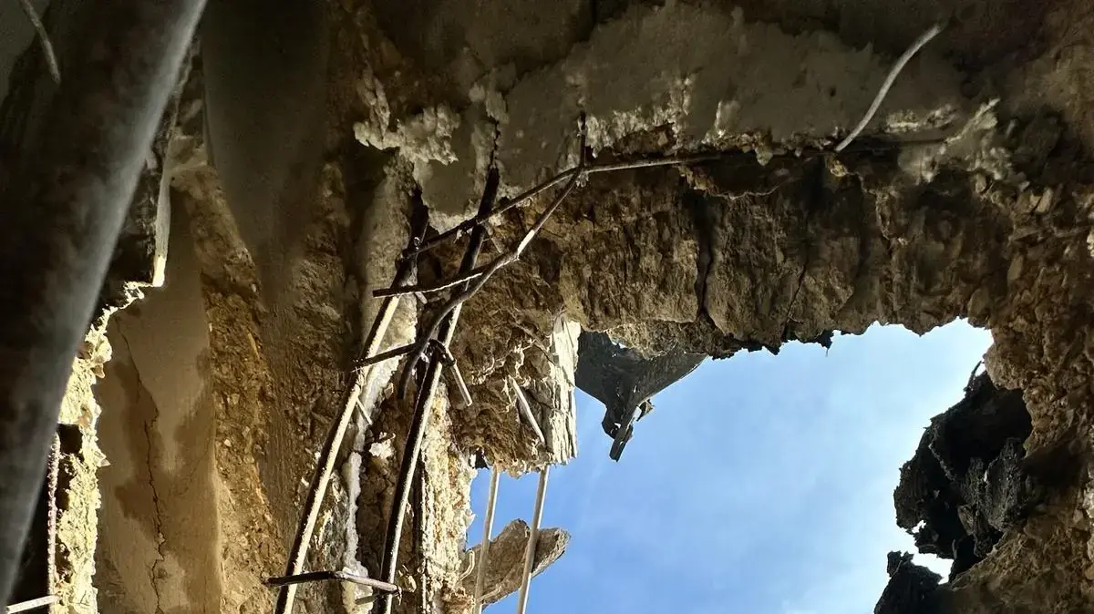 נזקי פגיעת רקטה בבית, קרית שמונה, 28 בפברואר 2024 נזקי פגיעת רקטה בבית, קרית שמונה, 28 בפברואר 2024