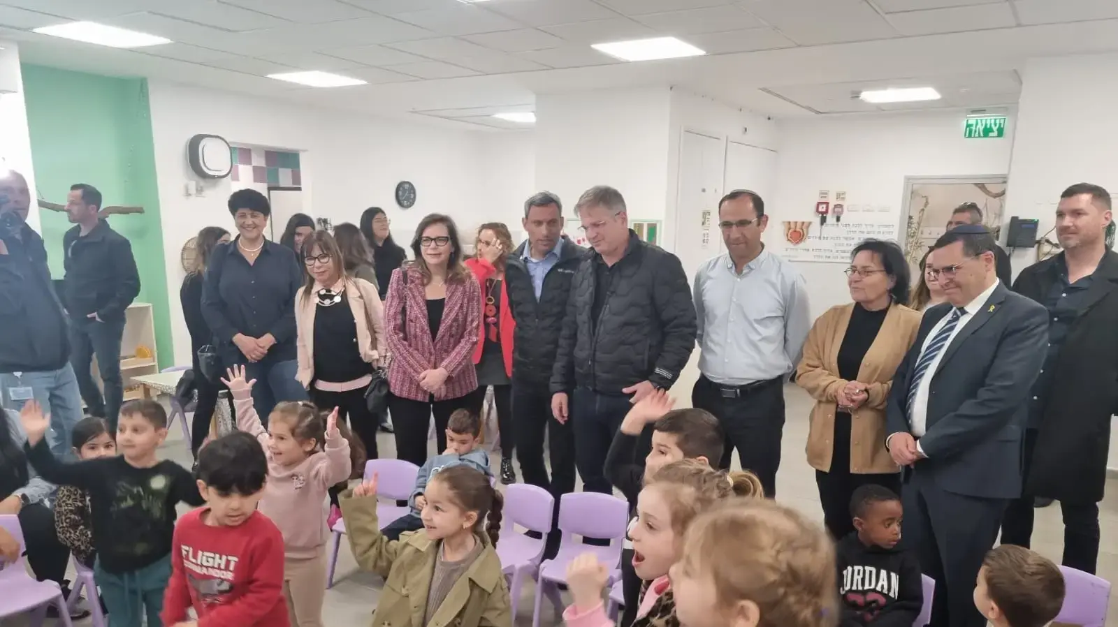 שר החינוך בסיור בגני ילדים בעיר יחד עם ראש העיר לרגל חזרת מסגרות החינוך בשדרות שר החינוך בסיור בגני ילדים בעיר יחד עם ראש העיר לרגל חזרת מסגרות החינוך בשדרות