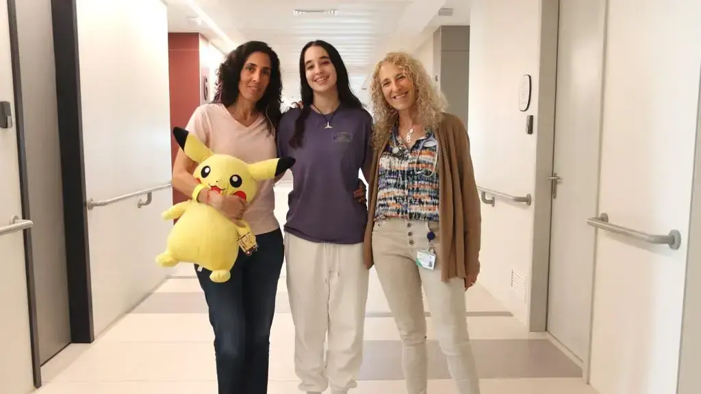 פרופ' גילת לבני עם גלי טרשנסקי ששוחררה משבי חמאס פרופ' גילת לבני עם גלי טרשנסקי ששוחררה משבי חמאס