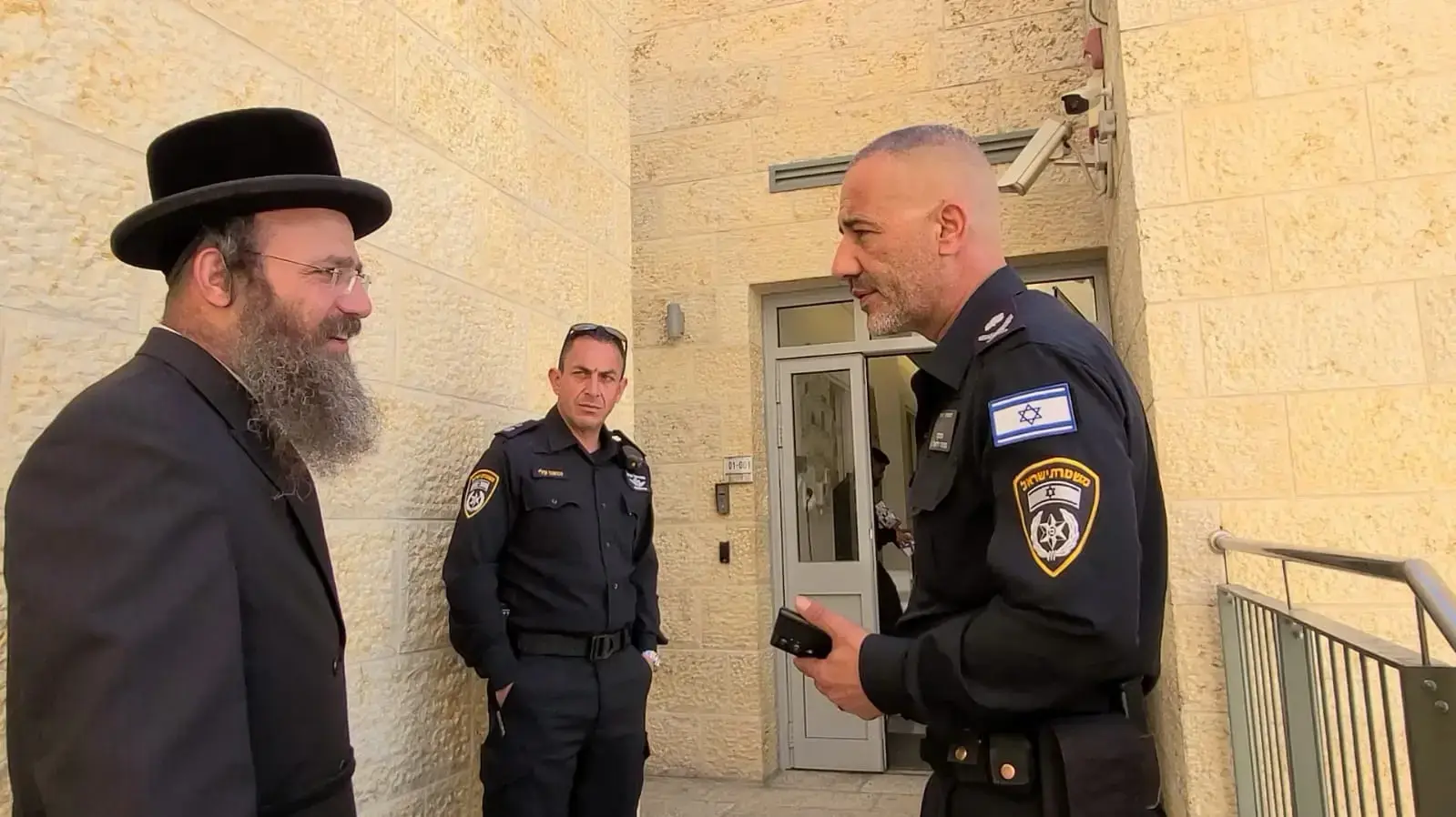 שמשון אלבוים עם מפקד מחוז ירושלים במשטרה ניצב דורון תורג'מן שמשון אלבוים עם מפקד מחוז ירושלים במשטרה ניצב דורון תורג'מן