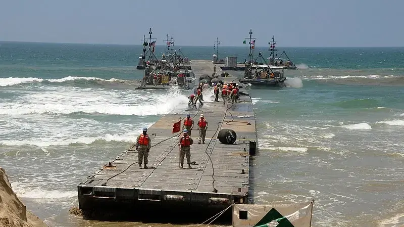 הקמת נמל זמני בתרגיל באוסטרליה בשנה שעברה הקמת נמל זמני בתרגיל באוסטרליה בשנה שעברה