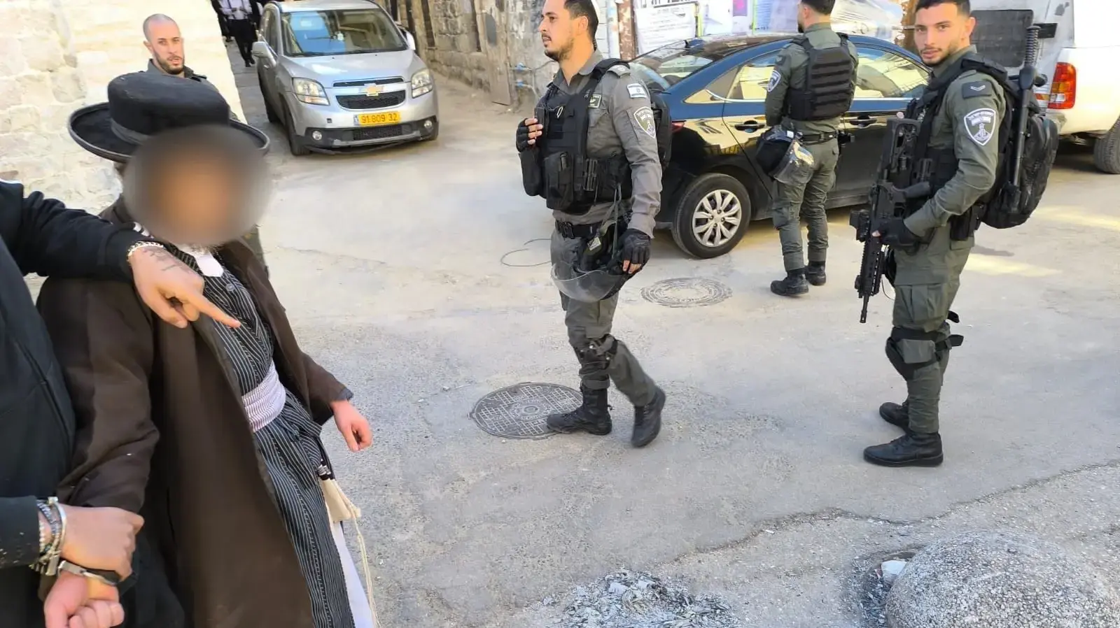 מעצר חשוד חרדי ששרף דגל במאה שערים בתהלוכה נגד מדינת ישראל
