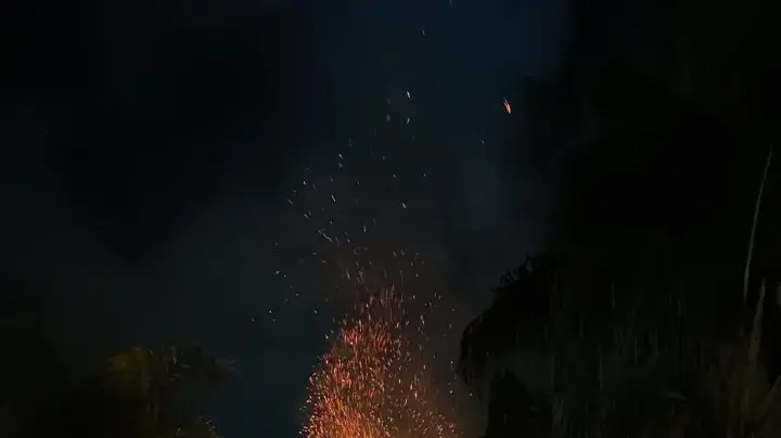 רימון רסס הושלך לעבר ביתו של בעלי "לחם חביתה" בנתניה