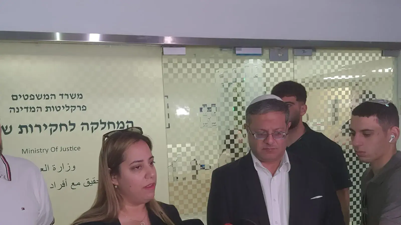 איתמר בן גביר הגיע למח"ש בשל לוחם מג״ב שחיסל אמש את המחבל שסיכן לוחמים בשועפט איתמר בן גביר הגיע למח"ש בשל לוחם מג״ב שחיסל אמש את המחבל שסיכן לוחמים בשועפט