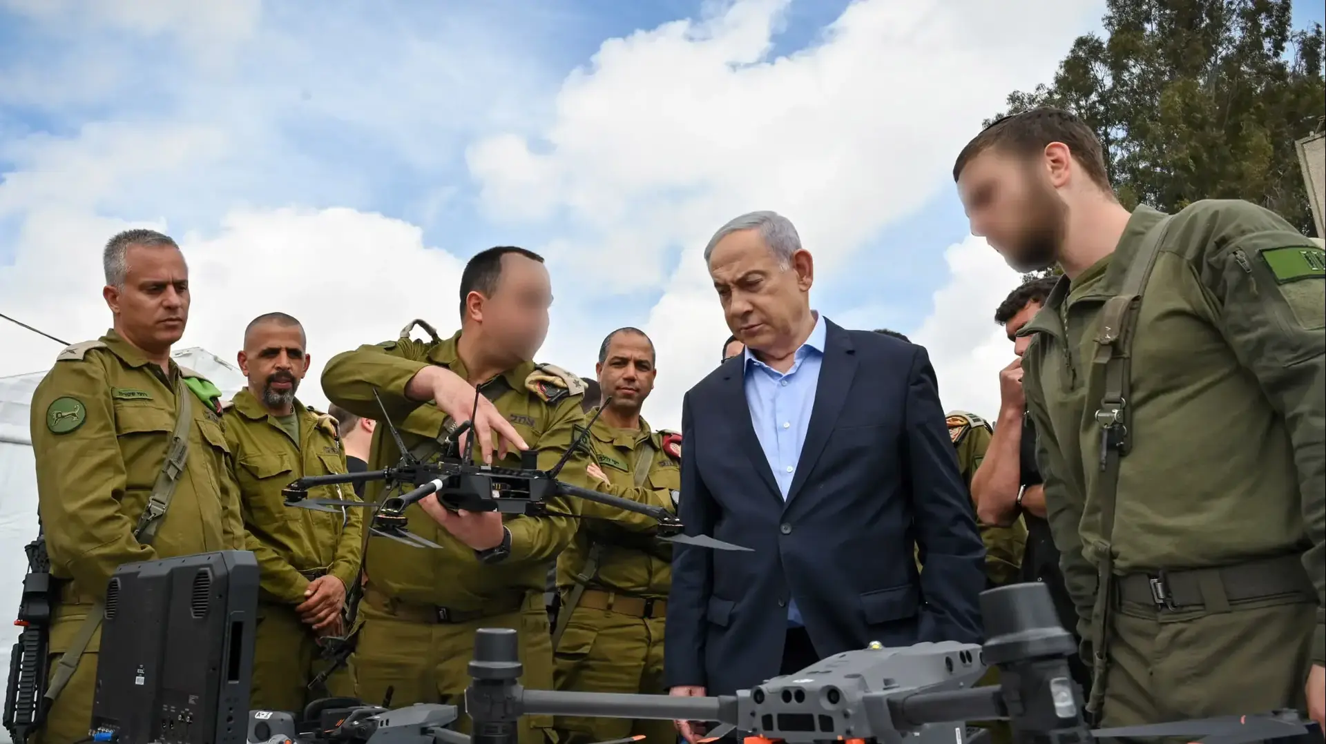 ראש הממשלה בנימין נתניהו נפגש עם מפקדי ולוחמי יחידת ניצן 636, מחנה עופר, 14 במרץ 2024 ראש הממשלה בנימין נתניהו נפגש עם מפקדי ולוחמי יחידת ניצן 636, מחנה עופר, 14 במרץ 2024